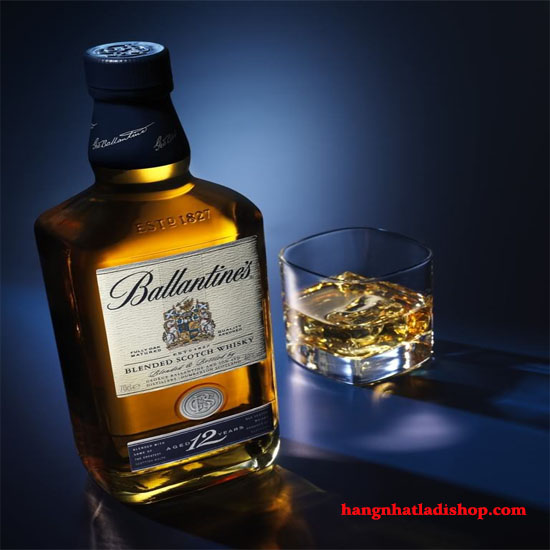 Rượu Ballantines 12  được công ty Ballantines and Sons LTD chưng cất ở Scotland 